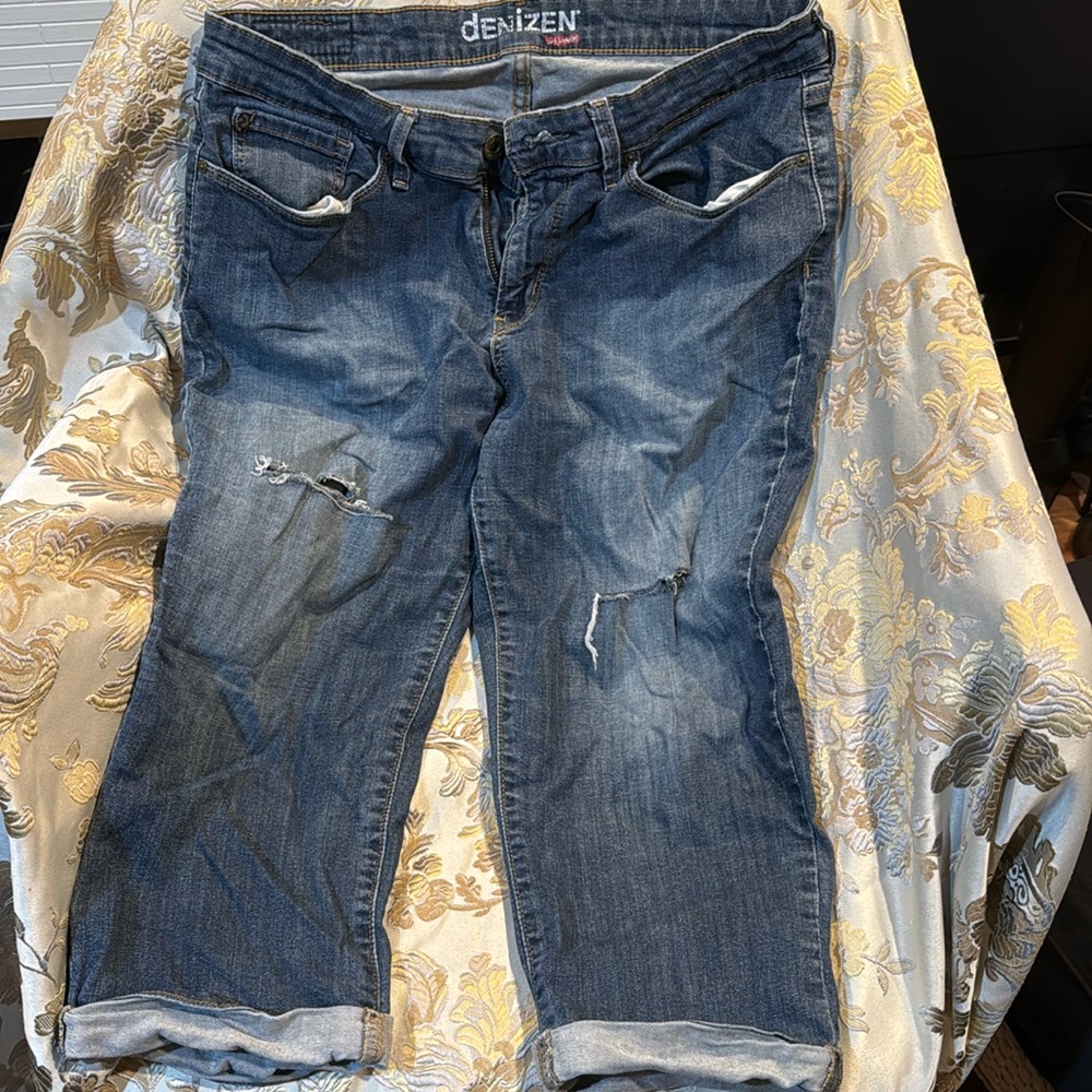 Women’s Jean capri (knee length) shorts